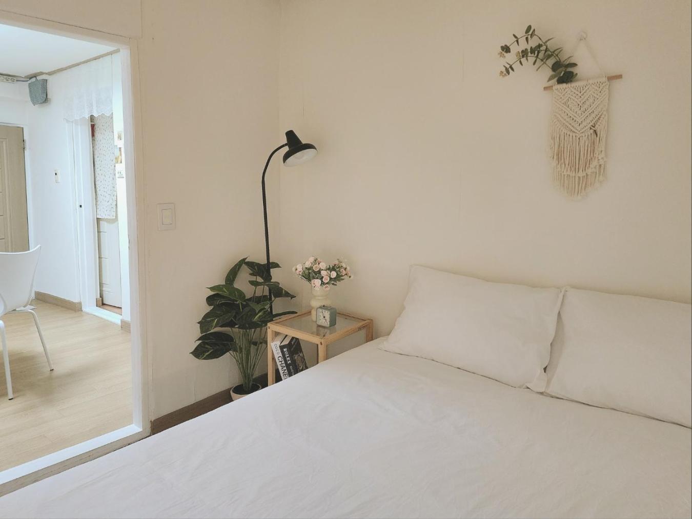 Apartment Bandal House