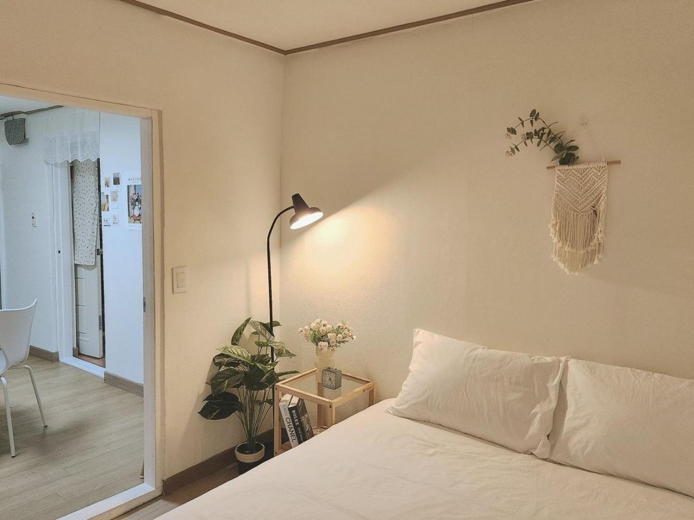 Apartment Bandal House *